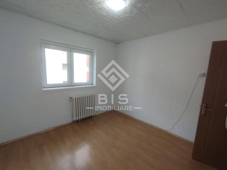 Apartament 3 camere de vanzare. - 1