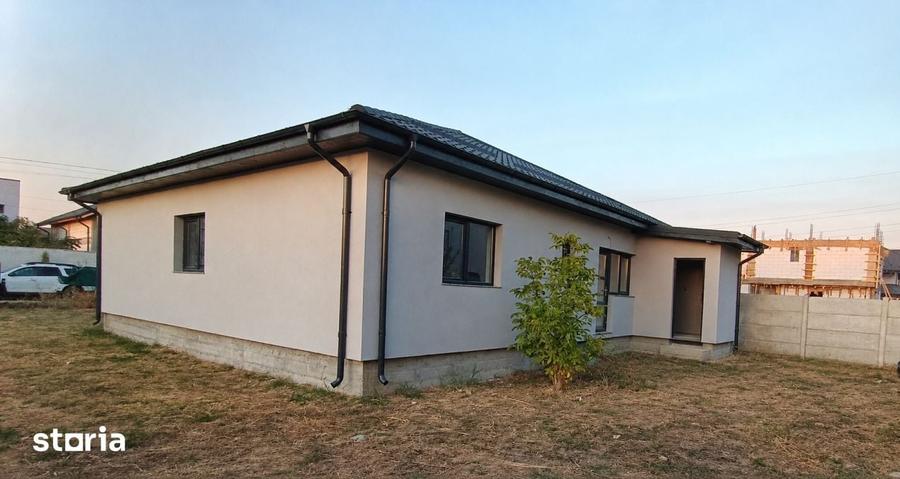 Casă cu 4 camere cu Teren 440 Mp în Șimnicu de Sus
