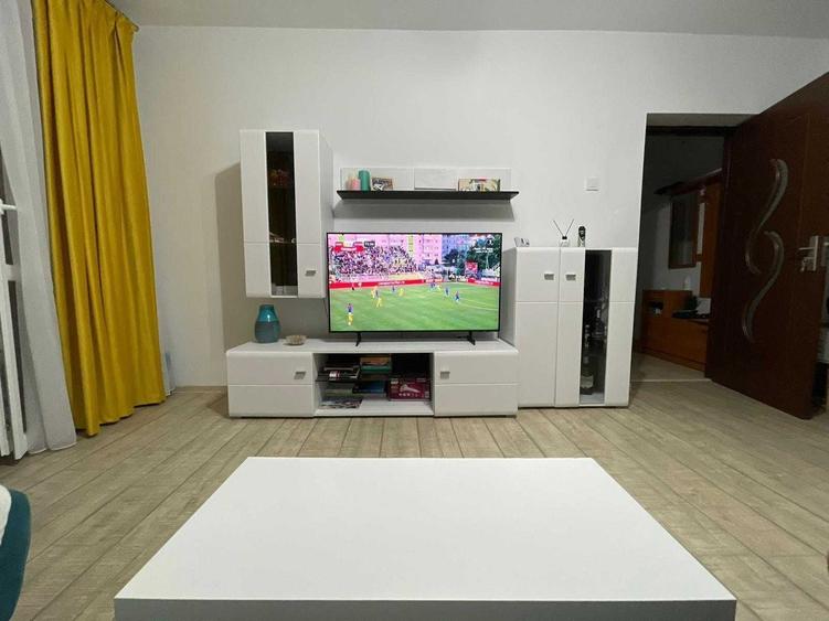 Casă cu 2 camere semidecomandat în Tomis Nord