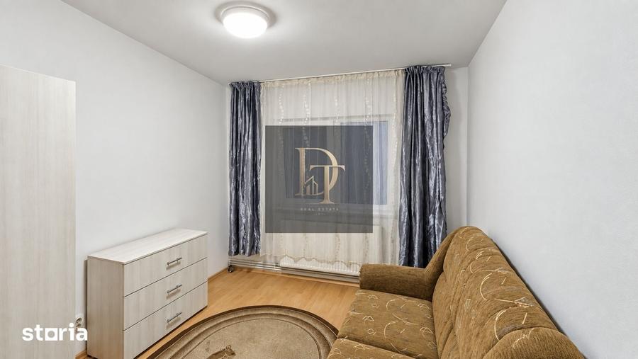 Apartament cu 3 camere decomandat în Tractorul