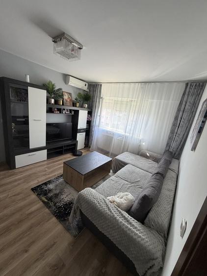 Apartament cu 3 camere semidecomandat în Ultracentral