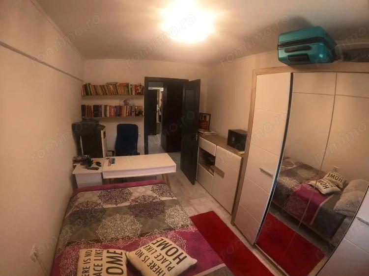 Apartament cu 4 camere decomandat, mobilat în Central