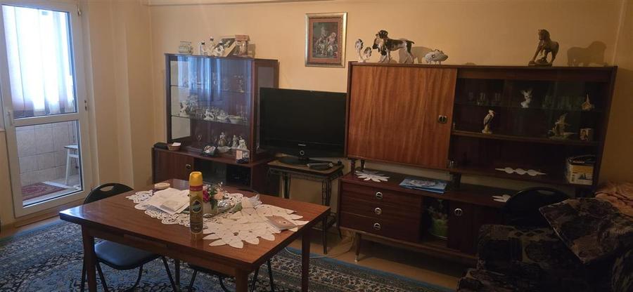 Apartament cu 4 camere decomandat în Apollo
