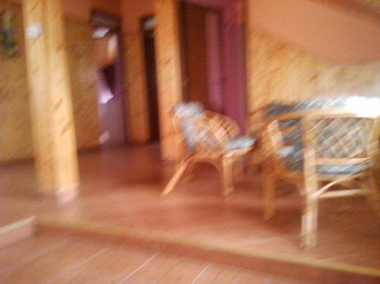 Casă cu 10 camere cu Teren 785 Mp în Central