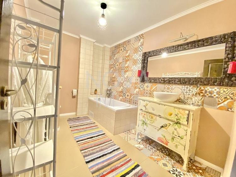 Apartament cu 3 camere decomandat, mobilat în Ștrand