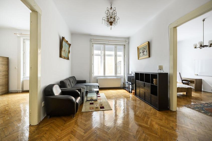 Apartament cu 4 camere decomandat, mobilat în Ultracentral