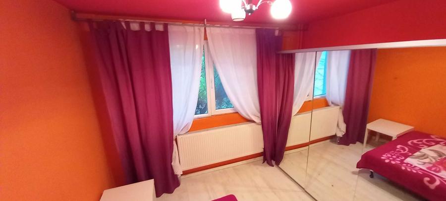 Apartament cu 3 camere semidecomandat în P-ța Reșița