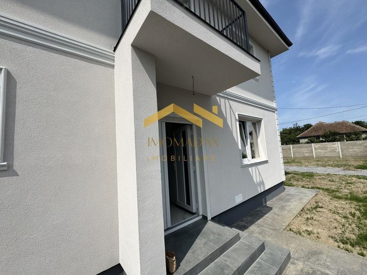 Duplex cu 4 camere cu Canalizare în Utvin