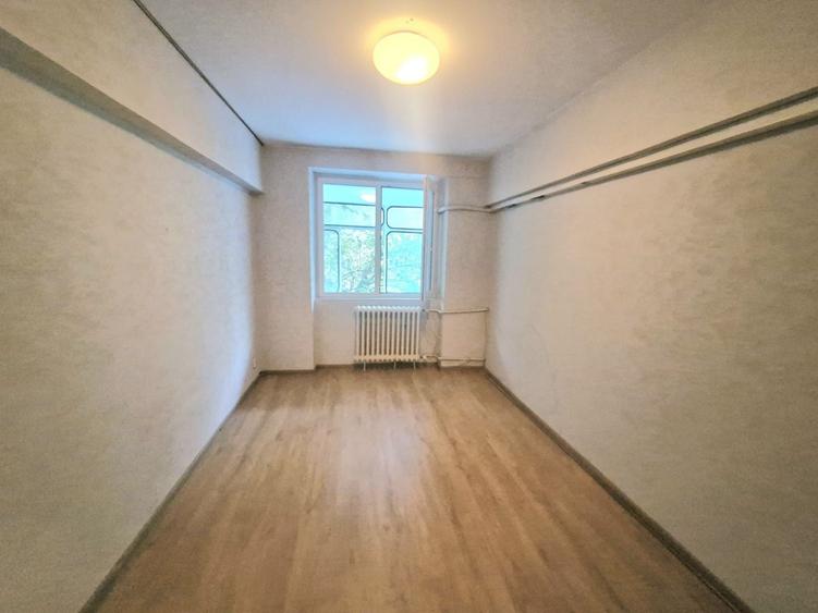 Apartament cu 3 camere decomandat în Tineretului