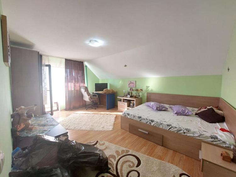 Casă individuală cu 6 camere cu Canalizare în Săucești