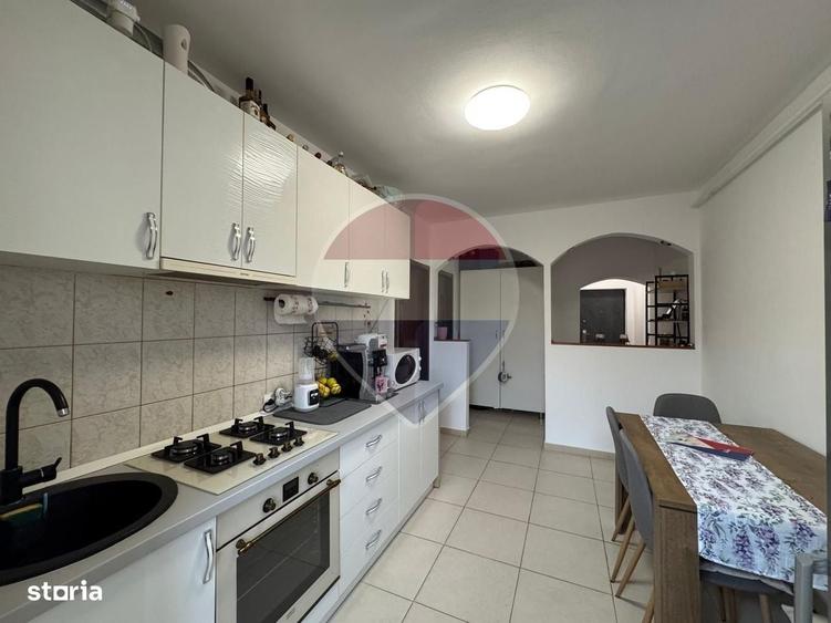 Apartament cu 2 camere în Intim