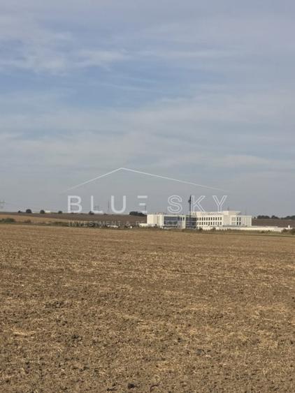 Teren agricol extravilan de 22500 mp, în Ovidiu