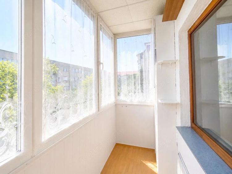 Apartament cu 2 camere semidecomandat în Girocului