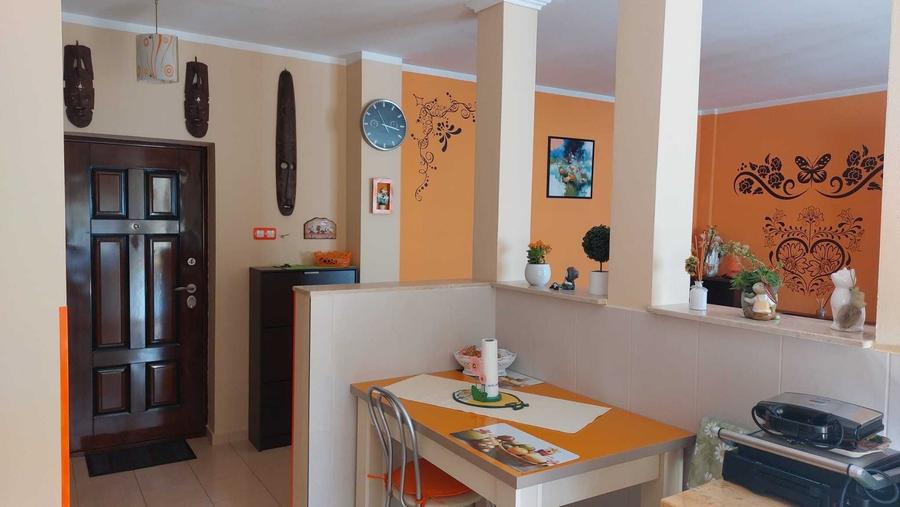 Apartament cu 2 camere decomandat în Central