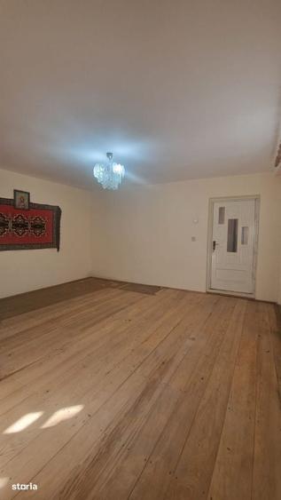 Casă cu 3 camere cu Teren 305 Mp în Central