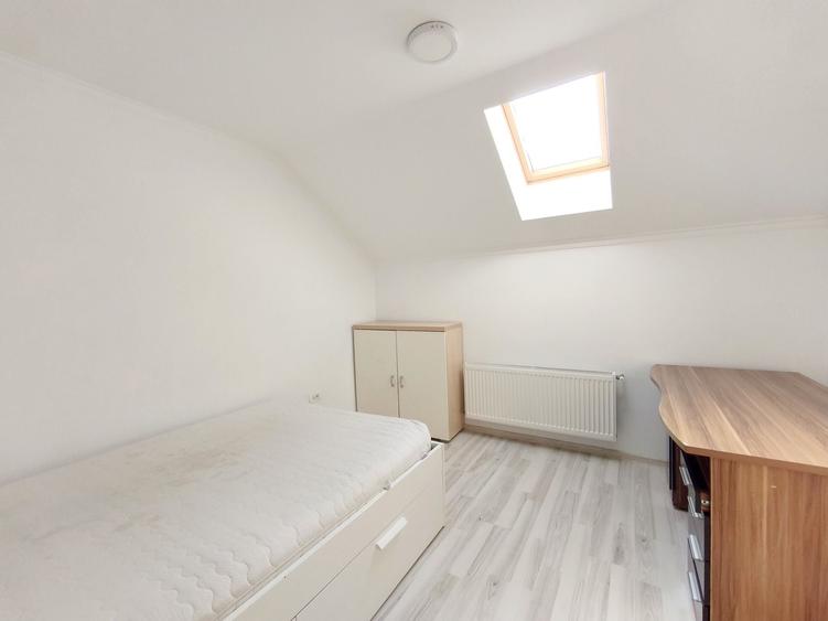 Apartament cu 4 camere decomandat în Central
