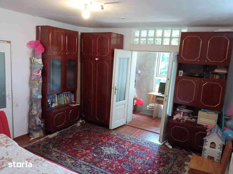 Casă cu 2 camere cu Teren 285 Mp în Central