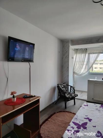 Garsonieră decomandată în Central