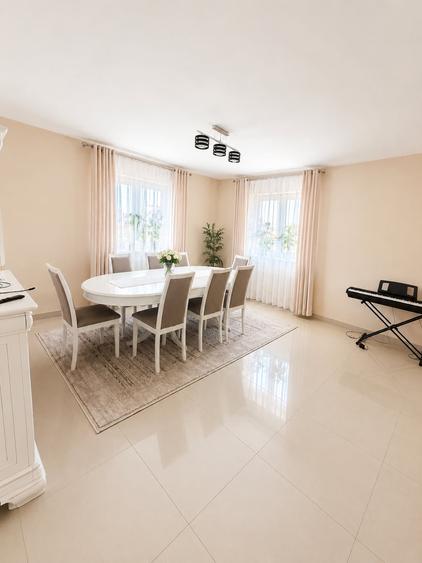 Casă individuală cu 4 camere cu Teren 827 Mp în Bărăbanț