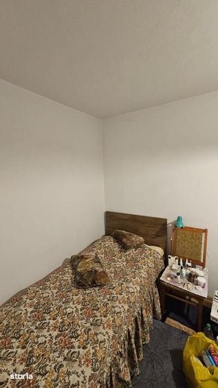 Apartament cu 3 camere semidecomandat în Cina