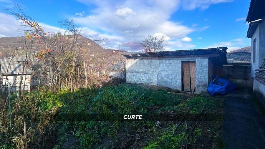 Casă cu 2 camere cu Teren 197 Mp în Central