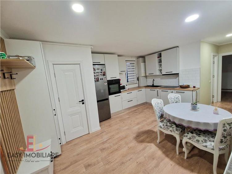Apartament cu 3 camere decomandat, mobilat în Dâmbu Pietros