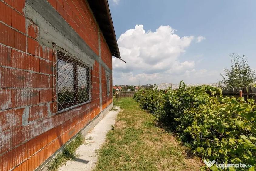 Casă cu 4 camere cu Teren 705 Mp în Central