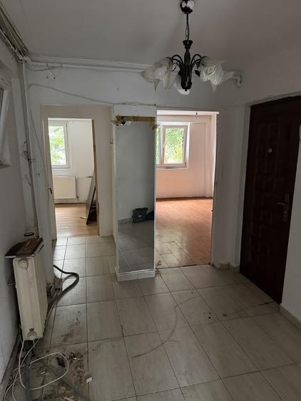 Apartament cu 4 camere decomandat în Pantelimon