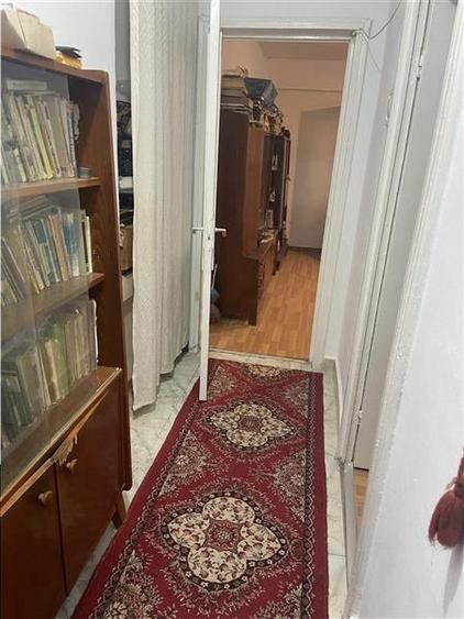 Apartament cu 3 camere nedecomandat în Gară