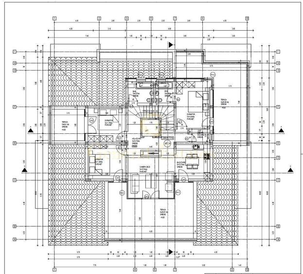Apartament cu 4 camere, mobilat în Sud