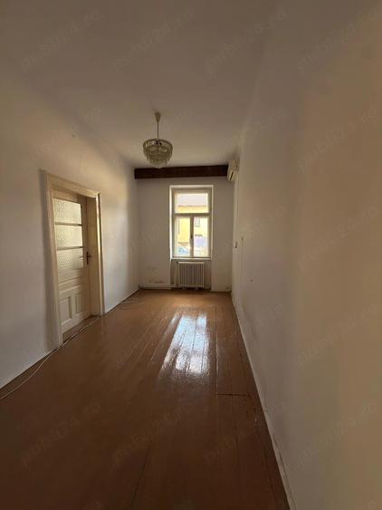 Casă cu 3 camere cu Teren 260 Mp în Central