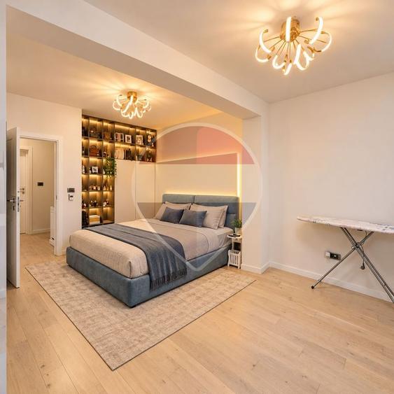 Apartament cu 4 camere decomandat, mobilat în Ultracentral