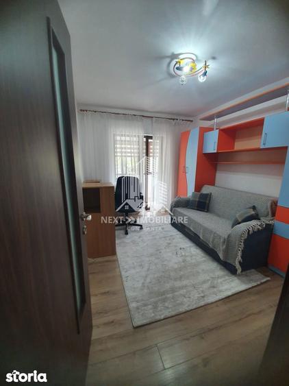 Apartament cu 3 camere decomandat, mobilat în Faleza Nord
