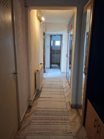 Apartament cu 3 camere decomandat în Steaua