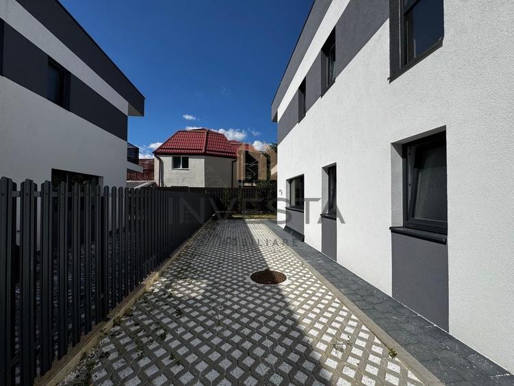Duplex cu 4 camere cu Canalizare în Florești