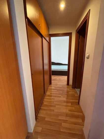 Apartament cu 4 camere decomandat în Micro 4