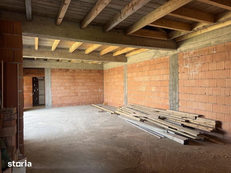 Casă cu 3 camere cu Teren 700 Mp în Lazuri