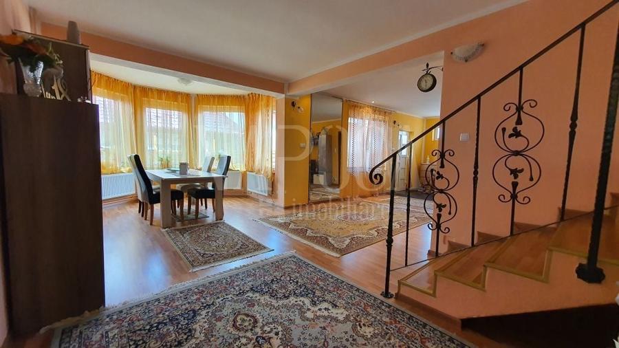 Casă individuală cu 4 camere cu Canalizare în Oncea