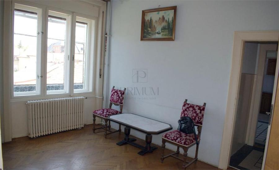 Apartament cu 4 camere decomandat în Bălcescu
