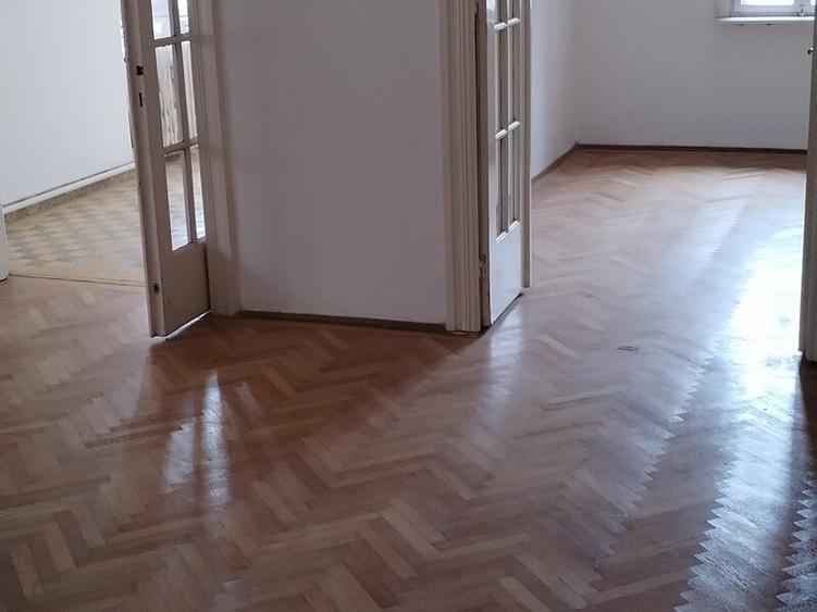 Casă individuală cu 4 camere cu Canalizare în Floreasca
