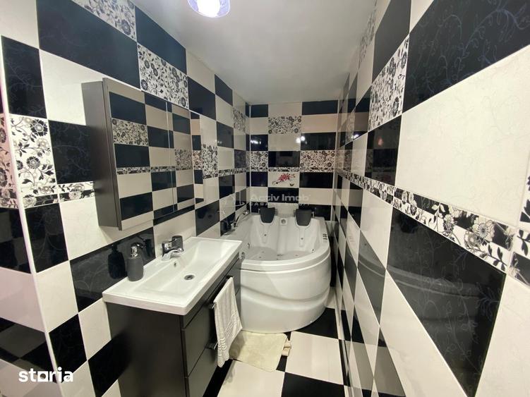 Casă cu 9 camere cu Teren 2892 Mp în Obreja
