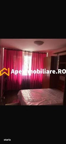 Apartament cu 3 camere semidecomandat în Grivița