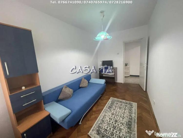Apartament cu 4 camere decomandat în Central