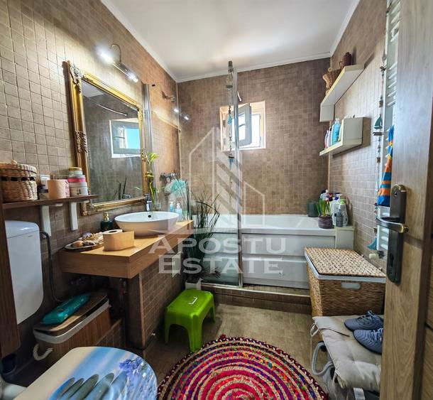 Apartament cu 3 camere decomandat în Lipovei
