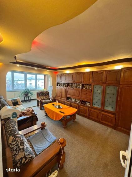 Apartament cu 4 camere decomandat în Central