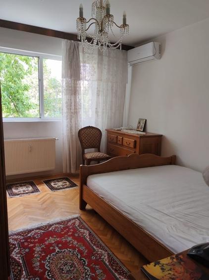 Apartament cu 4 camere semidecomandat în Tudor Vladimirescu