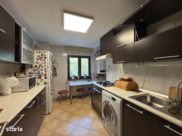 Apartament cu 4 camere decomandat în Aviației