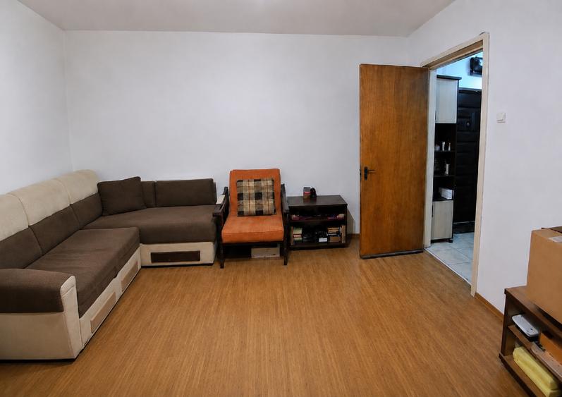 Apartament cu 2 camere decomandat în Drumul Taberei