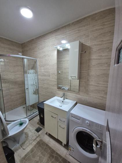 Apartament cu 2 camere decomandat în 1 Mai