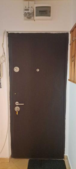 Apartament cu 2 camere decomandat în P-ța Victoriei